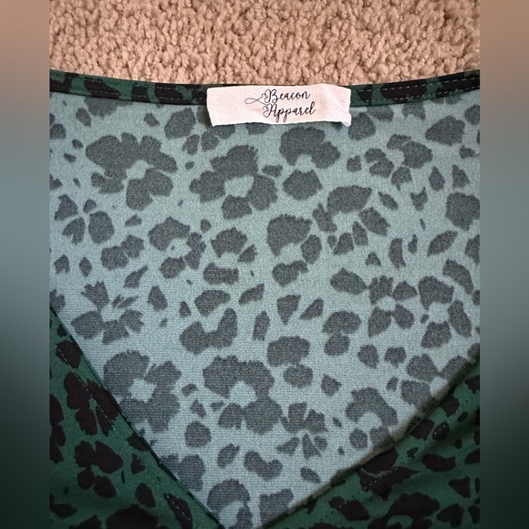 NWOT Beacon Apparel Animal Print Front Tie Blouse 2x - Picture 5 of 8